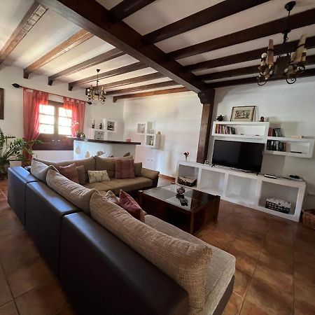 Villa Eva Тинахо Екстериор снимка